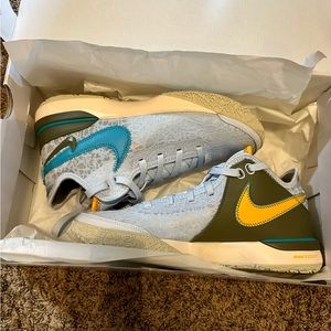 Nike Lebron Nexxt Generation basketball shoes